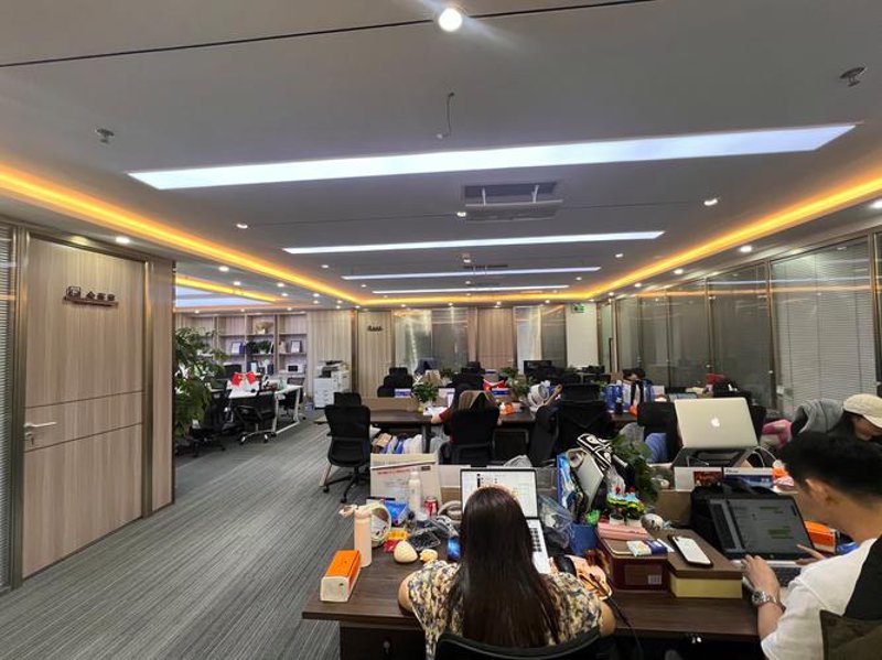 商务信息咨询：在瞬息万变的市场中寻得方向